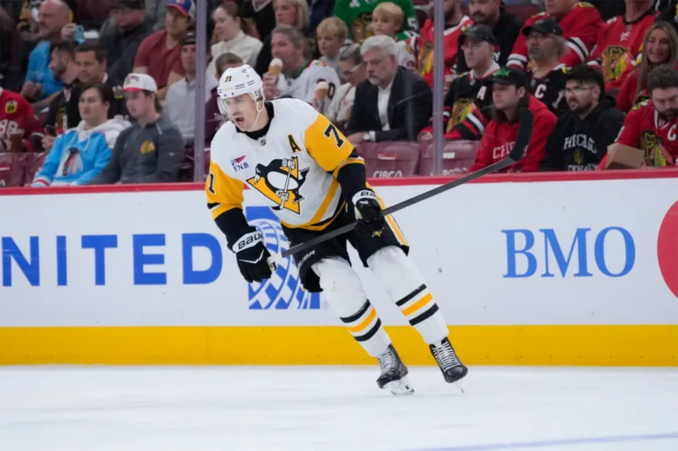 Blackhawks beat Penguins in Bedard's season debut